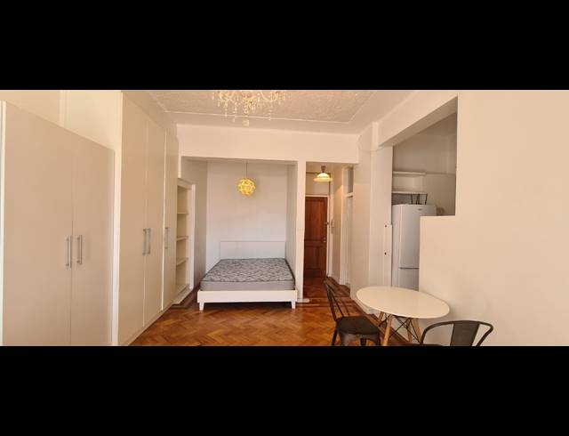 0.5 BEDROOM APARTMENT RENTED IN SEA POINT